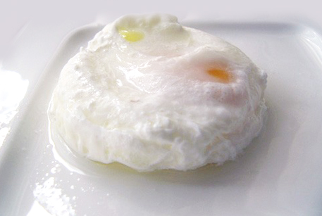 Классический рецепт Решти с яйцом пашот