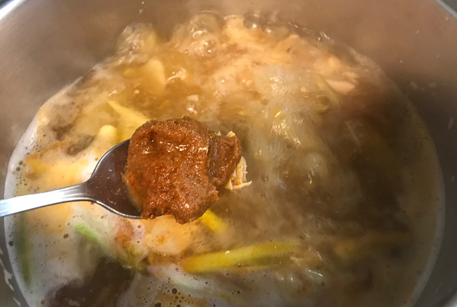 Классический рецепт супа с тушенкой.