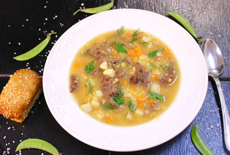 Гороховый суп в мультиварке – рецепт с тушенкой