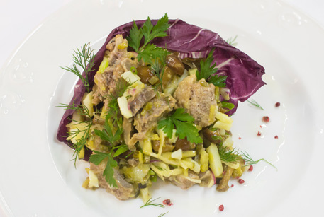 Салат с солеными огурцами – простой рецепт с фото