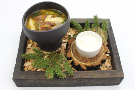 Суп с сушеными грибами, картофелем и лапшой