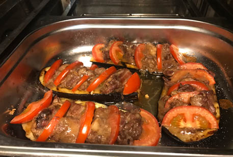 Рецепт в духовке: баклажаны с помидорами и чесноком