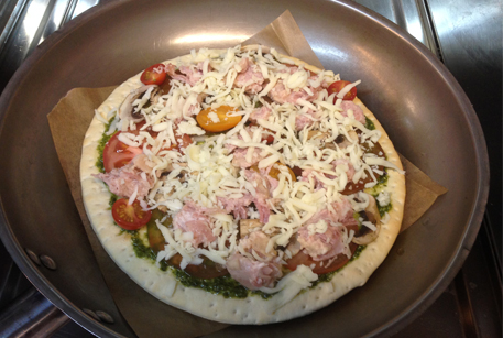 Пицца быстрого приготовления на сковороде с ветчиной из свинины Войсковой Спецрезерв
