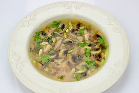 Грибной суп из шампиньонов – рецепт с тушенкой.