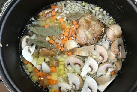 Недорогой рецепт супа – грибной суп из шампиньонов