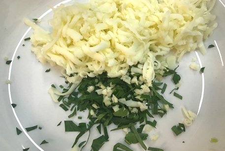 Кабачки в духовке – рецепт с тушенкой и сыром