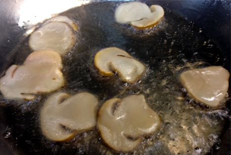 Картошка с грибами и котлетами из оленины - рецепт от шеф-повара