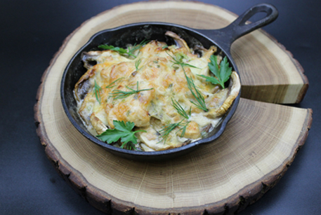 Курица с грибами в духовке – домашний рецепт с тушенкой
