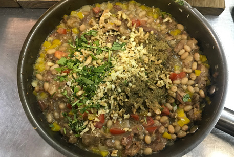 Рецепт на сковороде - лобио из фасоли с тушенкой из баранины
