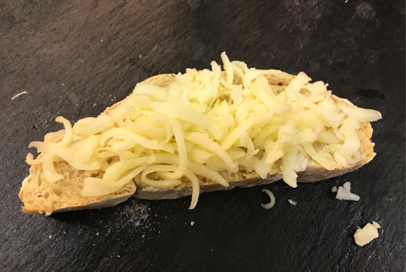 Хлеб с чесноком и сыром в духовке