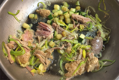 Рагу из свинины – рецепт с тушенкой с фото