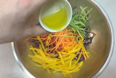 Рецепт салата с ветчиной: салат из капусты и моркови