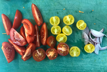 Быстрый рецепт салата - салат из моркови и помидор