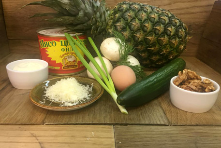 Рецепт с тушенкой из курицы и ананаса