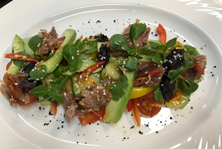 Салат с авокадо и говядиной – рецепт с тушенкой Войсковой Спецрезерв
