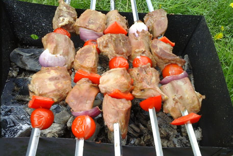 Шашлык из свинины – рецепт походной кухни