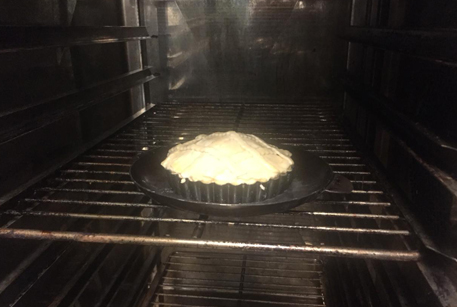 Рецепт в духовке: слоеный пирог с курицей