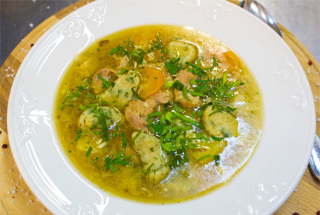 Суп с галушками – рецепт с куриной тушенкой Царская Курочка