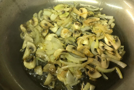 Пошаговый рецепт с фото: тарталетки с курицей, грибами и сыром