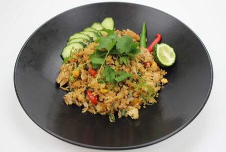 Жареный рис по-тайски с курицей по рецепту с фото